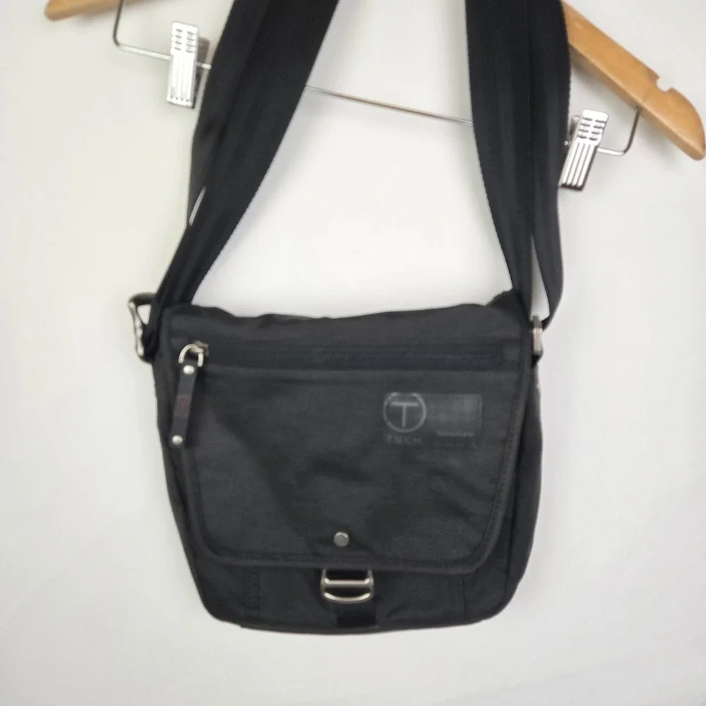 Tumi T-Tech Essential Gear Crossbody Strap Bag In Black Unisex Travel
